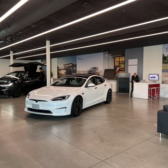Tesla - Show room - Car Dealers Near Me - Carlsbad, California