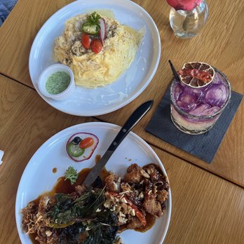 Di Fiora - Crab Fried Rice, Crispy Garlic Chicken - Asian Fusion Near Me - Seattle, Washington Di Fiora - Crab Fried Rice, Crispy Garlic Chicken - Asian Fusion Near Me - Seattle, Washington