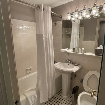 Hilton Cincinnati Netherland Plaza - Main Bathroom in Room 2428 - Hotels Near Me - Cincinnati, Ohio Hilton Cincinnati Netherland Plaza - Main Bathroom in Room 2428 - Hotels Near Me - Cincinnati, Ohio