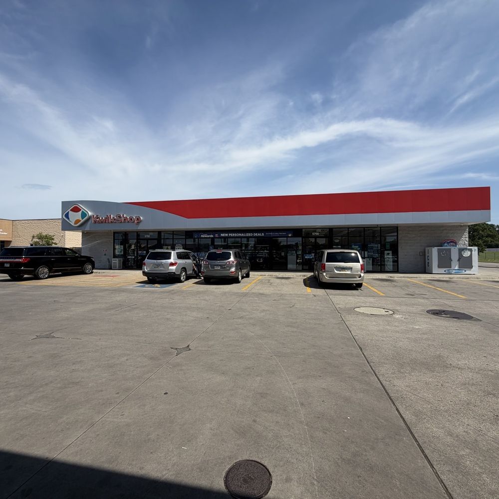 Kwik Shop - Exterior view - Convenience Stores Near Me - Topeka, Kansas Kwik Shop - Exterior view - Convenience Stores Near Me - Topeka, Kansas