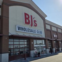 BJ's Wholesale Club - Entrance