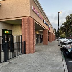 Rockin Crawfish - Exterior