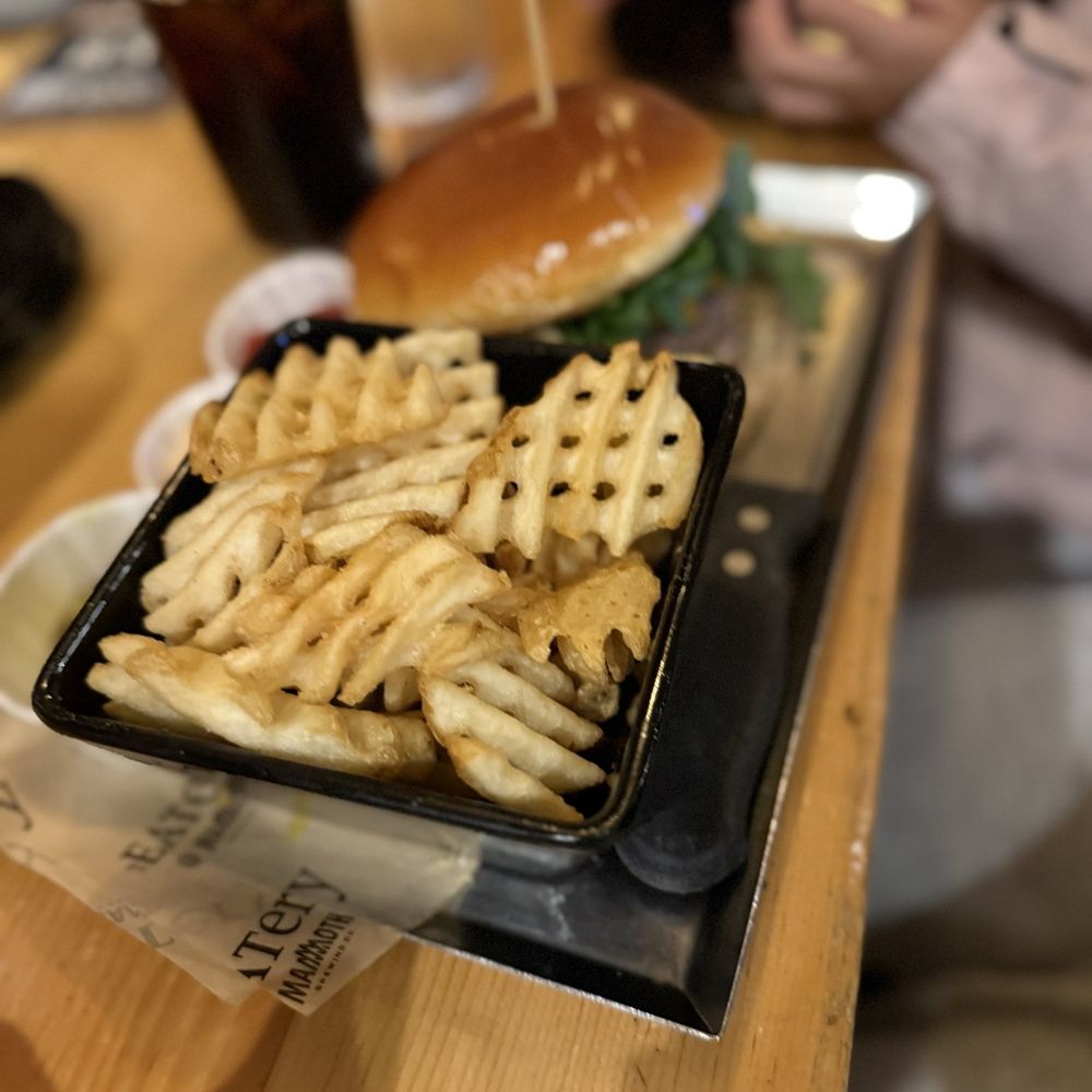 Mammoth Brewing - Hot Chicken sandwich with waffle fries - Breweries Near Me - Mammoth Lakes, California Mammoth Brewing - Hot Chicken sandwich with waffle fries - Breweries Near Me - Mammoth Lakes, California