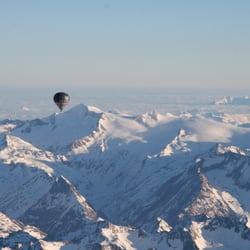 Pioneer Travel - Bergblick Alpenüberquerung Heißluftballon