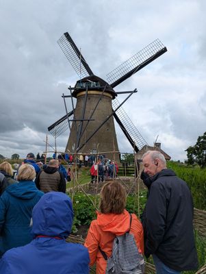 2961 Kinderdijk by null