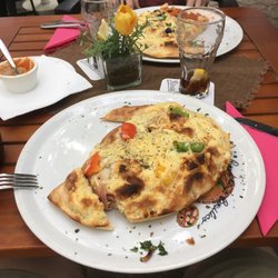 Sukario - Das Essen sieht zwar gut aus, bezogen auf Pizza, aber sie ist weder gewürzt noch sonst irgendwie besonders:(