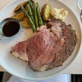 CN Tower - Melts in your mouth prime rib - Landmarks & Historical Buildings Near Me - Toronto, Ontario CN Tower - Melts in your mouth prime rib - Landmarks & Historical Buildings Near Me - Toronto, Ontario