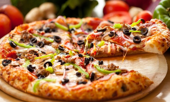 Snappy Tomato Pizza Logo