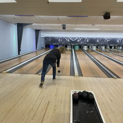 Cape Ann Lanes - Beautifully maintained bowling alley!