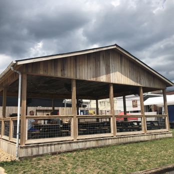 Delta Blues BBQ - Rear patio that is totally dog friendly! - Barbeque Near Me - Bristol, Tennessee Delta Blues BBQ - Rear patio that is totally dog friendly! - Barbeque Near Me - Bristol, Tennessee