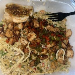 Blackened Chicken & Linguine Alfredo Pasta Blackened Chicken & Linguine Alfredo Pasta