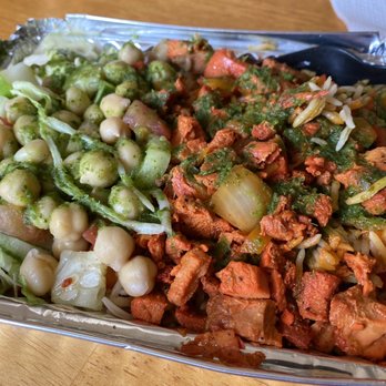 Shah's Halal Riverhead - Chicken over rice with green chili chutney - Halal Near Me - Riverhead, New York