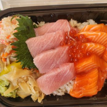 Souza's Fish House - ootoro + king salmon + ikura + crab salad & side veggies, $24 - Poke Near Me - Honolulu, Hawaii Souza's Fish House - ootoro + king salmon + ikura + crab salad & side veggies, $24 - Poke Near Me - Honolulu, Hawaii