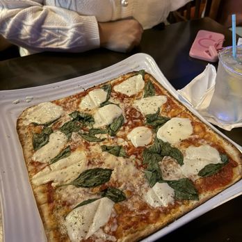 Delaney's Irish Pub & Grill - Margherita pizza - Seafood Near Me - Cape May, New Jersey