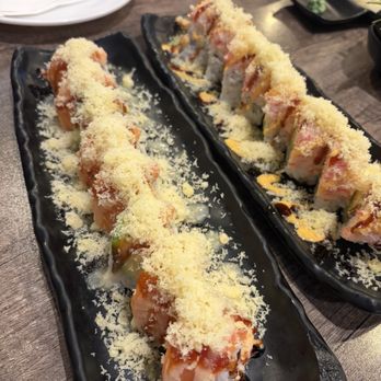 Kiya Sushi - Mango Crunch Roll - Sushi Bars Near Me - Fremont, California Kiya Sushi - Mango Crunch Roll - Sushi Bars Near Me - Fremont, California