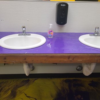 Get Air - Filthy counter tops with a tiny bit of soap left - Trampoline Parks Near Me - Pomona, California