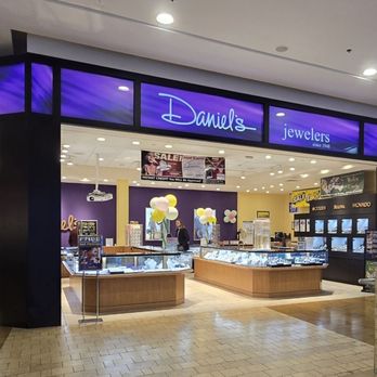 Daniel's Jewelers - Jewelry Near Me - Palm Desert, California Daniel's Jewelers - Jewelry Near Me - Palm Desert, California