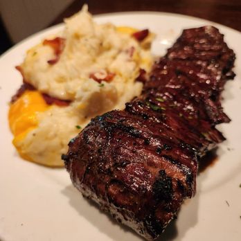 Mim's Restaurant - Skirt Steak w/Loaded Mash Potatoes - American Near Me - Roslyn Heights, New York