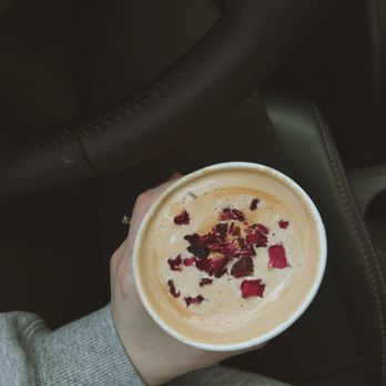 Makario Coffee Roasters - Flower Latte - Coffee & Tea Near Me - Everett, Washington Makario Coffee Roasters - Flower Latte - Coffee & Tea Near Me - Everett, Washington