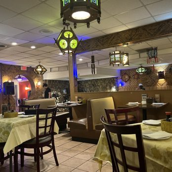 Chef Shangri-La - Dining room - Chinese Near Me - North Riverside, Illinois Chef Shangri-La - Dining room - Chinese Near Me - North Riverside, Illinois