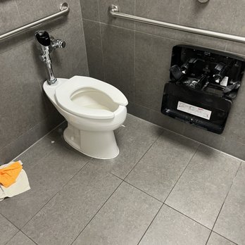 Hyatt Place Boise/Towne Square - Empty toilet paper and stuff on the floor - Hotels Near Me - Boise, Idaho Hyatt Place Boise/Towne Square - Empty toilet paper and stuff on the floor - Hotels Near Me - Boise, Idaho