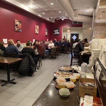 Sushi Para II - people eating in a restaurant - Sushi Bars Near Me - Chicago, Illinois