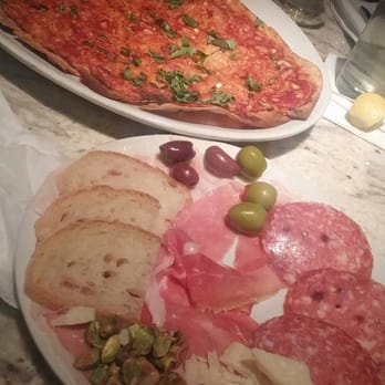 Hanny's - Snack Bar plate - Lounges Near Me - Phoenix, Arizona