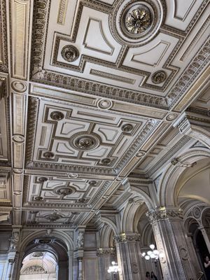 Vienna State Opera by null
