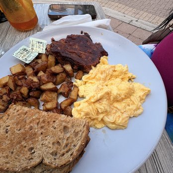 EJ's Bayfront Cafe - Naples - New American Near Me - Naples, Florida