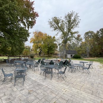 Hiddencroft Vineyards - outdoor dining area - Wine Tasting Room Near Me - Lovettsville, Virginia Hiddencroft Vineyards - outdoor dining area - Wine Tasting Room Near Me - Lovettsville, Virginia