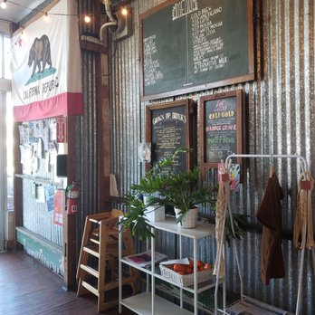 Lost Parrot Cafe - Front entrance - Breakfast & Brunch Near Me - South Pasadena, California
