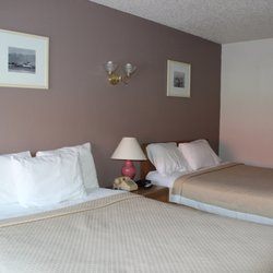 Woodlands Inn & Suites - Queen bed