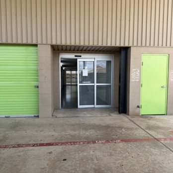 Extra Space Storage - Broken door stuck open -- "climate control" in July in Houston, TX - Self Storage Near Me - Houston, Texas Extra Space Storage - Broken door stuck open -- "climate control" in July in Houston, TX - Self Storage Near Me - Houston, Texas