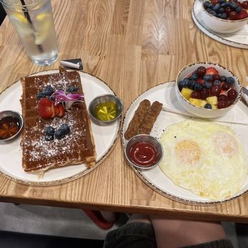 BB Cafe & Catering - We came back cause the restaurant and the food just so amazing - Cafes Near Me - Burbank, California BB Cafe & Catering - We came back cause the restaurant and the food just so amazing - Cafes Near Me - Burbank, California
