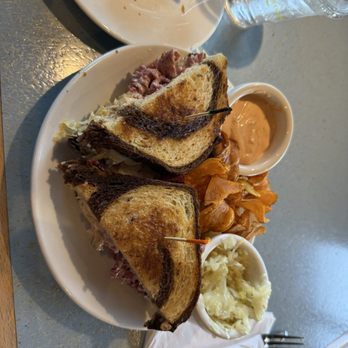 Wildflower - Reuben with extra sauerkraut and extra thousand Island with a mixed chips - Breakfast & Brunch Near Me - Gilbert, Arizona