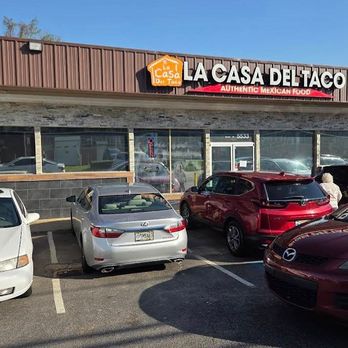 La Casa Del Taco - Parking - Mexican Near Me - Flowery Branch, Georgia