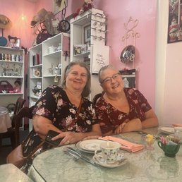 A lovely tea luncheon with friends! A lovely tea luncheon with friends!