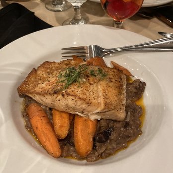 Tommy's Restaurant - Salmon with port jus - catch of the day 6/2022 - New American Near Me - Visalia, California Tommy's Restaurant - Salmon with port jus - catch of the day 6/2022 - New American Near Me - Visalia, California