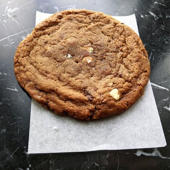 Talormade - 09/02/23 Chocolate Chip Cookie - Desserts Near Me - Oslo, 03