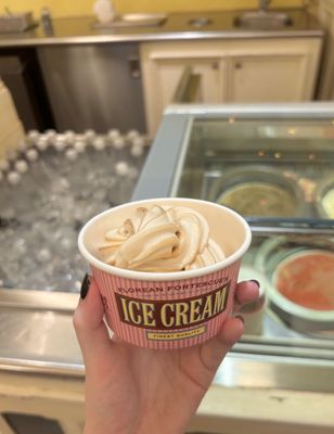 Florean Fortescue's Ice-Cream Parlour by null