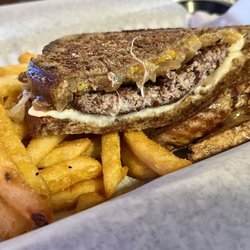 Lakehouse Bar & Restaurant - Patty Melt and fries