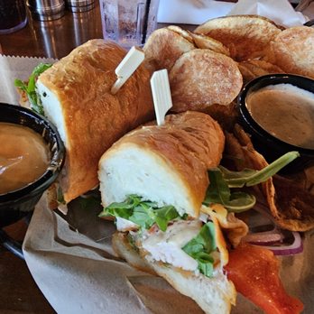 Full On Craft Eats & Drinks - Spicy chicken - Bars Near Me - Rockville, Maryland