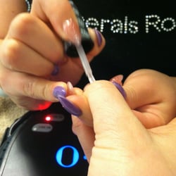 Simple Indulgence Day Spa - Mimi putting on the finishing touches