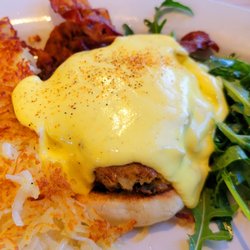 The Glass Cat Cafe - Crabcakes benedict