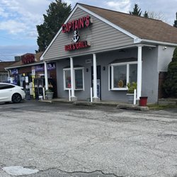 Captain's Bar & Grill