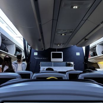 Delta Air Lines - Cabin - Airlines Near Me - Atlanta, Georgia