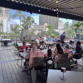 Tommy Bahama Restaurant & Bar - Upper level interior - New American Near Me - Honolulu, Hawaii