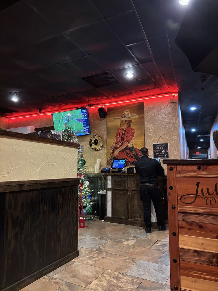 Julia’s Grill