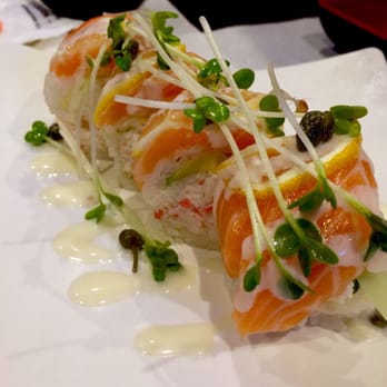 Sake 2 Me Sushi - my favorite roll here, the lemon slices really make a difference - Sushi Bars Near Me - Simi Valley, California