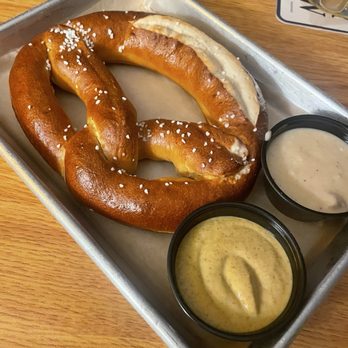 Grnd Sqrl - Pretzel - Gastropubs Near Me - Twentynine Palms, California